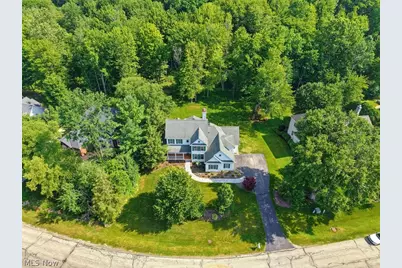 8390 Bainbrook Drive, Chagrin Falls, OH 44023 - Photo 2