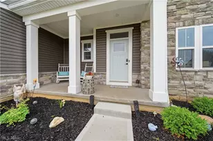 1348 Southbrook Cir NE, Canton, OH 44721 - Photo 2