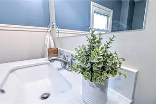 624 Buffalo St, Conneaut, OH 44030 - Photo 12