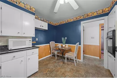2588 17th Street, Cuyahoga Falls, OH 44223 - Photo 32