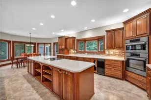 7282 Pinehill Rd, Concord Twp, OH 44077 - Photo 16