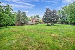 7282 Pinehill Rd, Concord Twp, OH 44077 - Photo 8