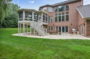 7282 Pinehill Rd, Concord Twp, OH 44077 - Photo 4