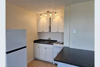 11850 Edgewater Drive #1007, Oakwood, OH 44107 - Photo 6