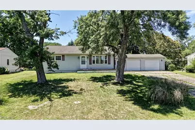 2933 Coventry Boulevard NE, Canton, OH 44705 - Photo 2