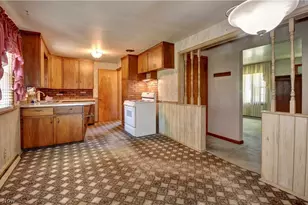 2933 Coventry Blvd NE, Canton, OH 44705 - Photo 10