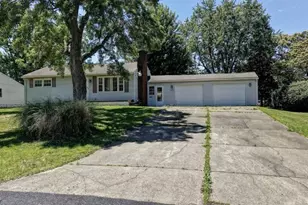 2933 Coventry Blvd NE, Canton, OH 44705 - Photo 1