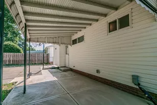 31505 Daniel Dr, Willowick, OH 44095 - Photo 26