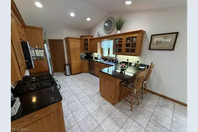 256 Clarence Drive SE, New Philadelphia, OH 44663 - Photo 4