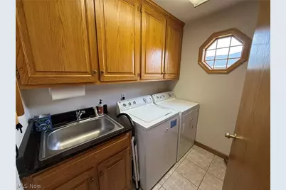 256 Clarence Drive SE, New Philadelphia, OH 44663 - Photo 8