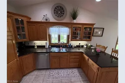 256 Clarence Drive SE, New Philadelphia, OH 44663 - Photo 6