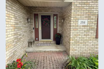256 Clarence Drive SE, New Philadelphia, OH 44663 - Photo 2