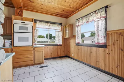 112 4th Street, Frazeysburg, OH 43822 - Photo 8