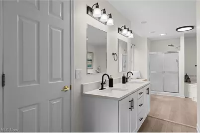 35 Sunset Cove Circle, Eastlake, OH 44095 - Photo 26