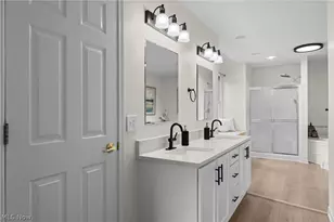 35 Sunset Cove Cir, Eastlake, OH 44095 - Photo 26