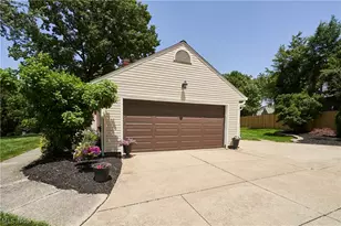 251 Schocalog Rd, Akron, OH 44313 - Photo 24