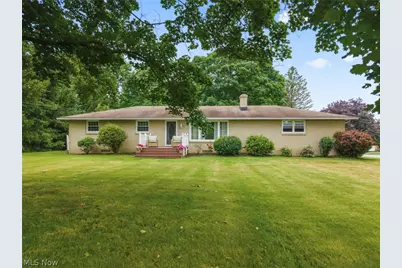 5147 Broadway Avenue NE, Louisville, OH 44641 - Photo 2