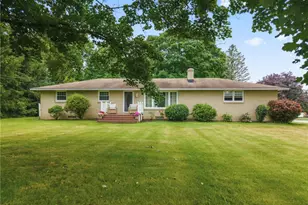 5147 Broadway Ave NE, Louisville, OH 44641 - Photo 2
