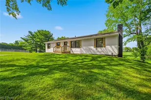 2195 Yorktown St NW, Uniontown, OH 44685 - Photo 4