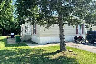 6390 Linda Ln, Ravenna, OH 44266 - Photo 2