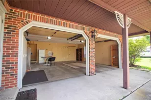 700 Victoria Ave, Williamstown, WV 26187 - Photo 4