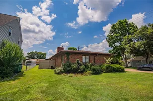 700 Victoria Ave, Williamstown, WV 26187 - Photo 6