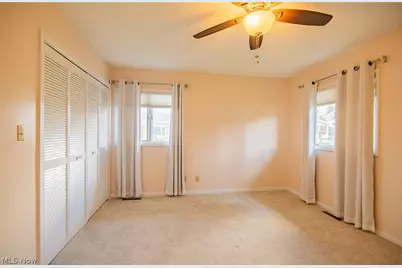 700 Victoria Avenue, Williamstown, WV 26187 - Photo 32