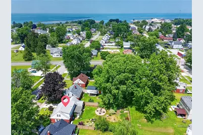 880 Sandusky Street, Conneaut, OH 44030 - Photo 2