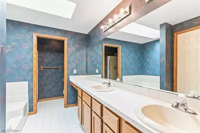 906 Southmoor Circle NE, Canton, OH 44721 - Photo 36