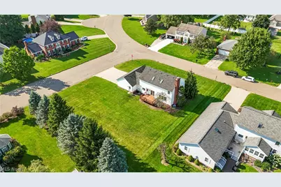 906 Southmoor Circle NE, Canton, OH 44721 - Photo 6
