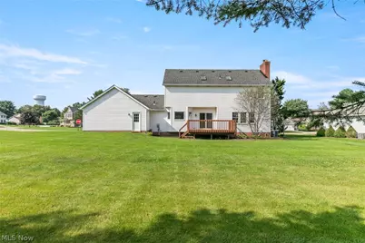 906 Southmoor Circle NE, Canton, OH 44721 - Photo 4