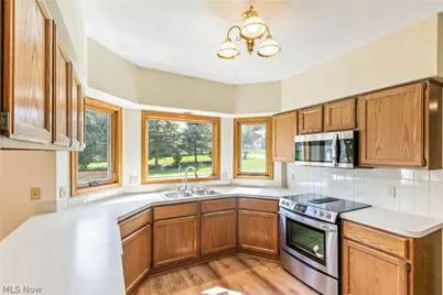 906 Southmoor Circle NE, Canton, OH 44721 - Photo 16