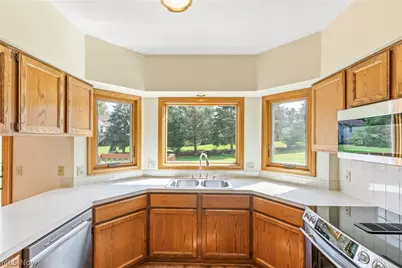 906 Southmoor Circle NE, Canton, OH 44721 - Photo 14