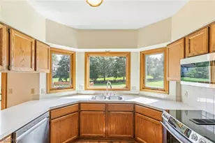 906 Southmoor Cir NE, Canton, OH 44721 - Photo 14