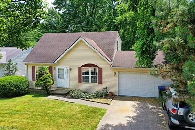 906 Elizabeth Court, Cuyahoga Falls, OH 44221 - Photo 2