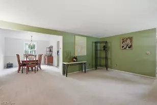 187 Fox Run Dr, Munroe Falls, OH 44262 - Photo 4