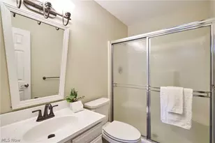 880 Hampton Ridge Dr, Akron, OH 44313 - Photo 16