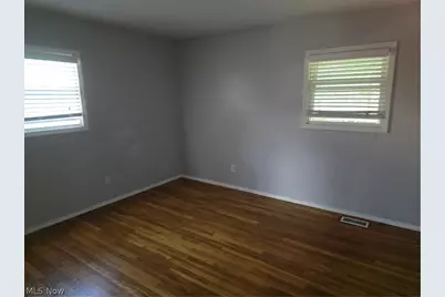 23580 Comstock Road, Huber Heights, OH 44146 - Photo 8