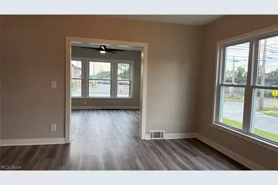 310 Broad Street, Wadsworth, OH 44281 - Photo 10