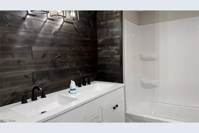 310 Broad Street, Wadsworth, OH 44281 - Photo 24