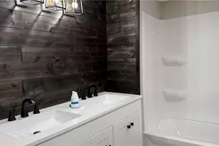 310 Broad St, Wadsworth, OH 44281 - Photo 24