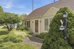 1108 Hawthorne Ave SW, Canton, OH 44710 - Photo 2