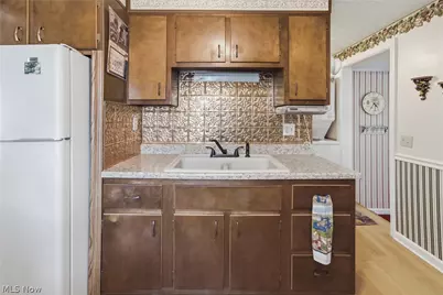 1108 Hawthorne Avenue SW, Canton, OH 44710 - Photo 8