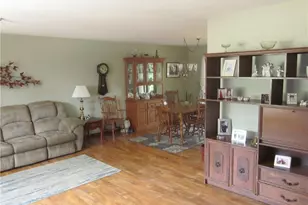 4039 Magnolia Dr, Brunswick, OH 44212 - Photo 4