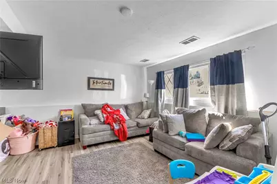 24611 Ridgeline Drive, Huber Heights, OH 44146 - Photo 2
