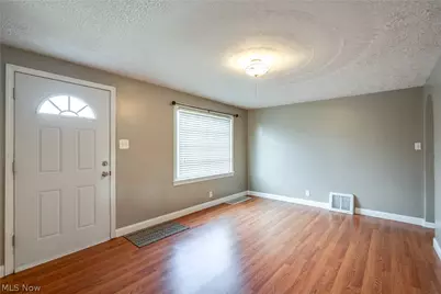 1231 Spangler Street NE, Canton, OH 44714 - Photo 6