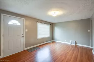 1231 Spangler St NE, Canton, OH 44714 - Photo 6