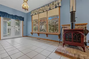 402 Williams Ave, Williamstown, WV 26187 - Photo 24
