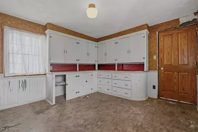 402 Williams Avenue, Williamstown, WV 26187 - Photo 38