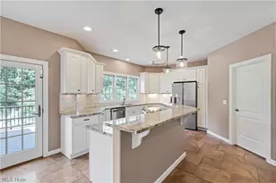 8021 Grayson Dr, Canfield, OH 44406 - Photo 4